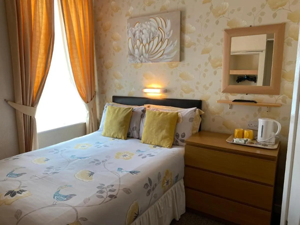 Clifton Private Hotel Блэкпул